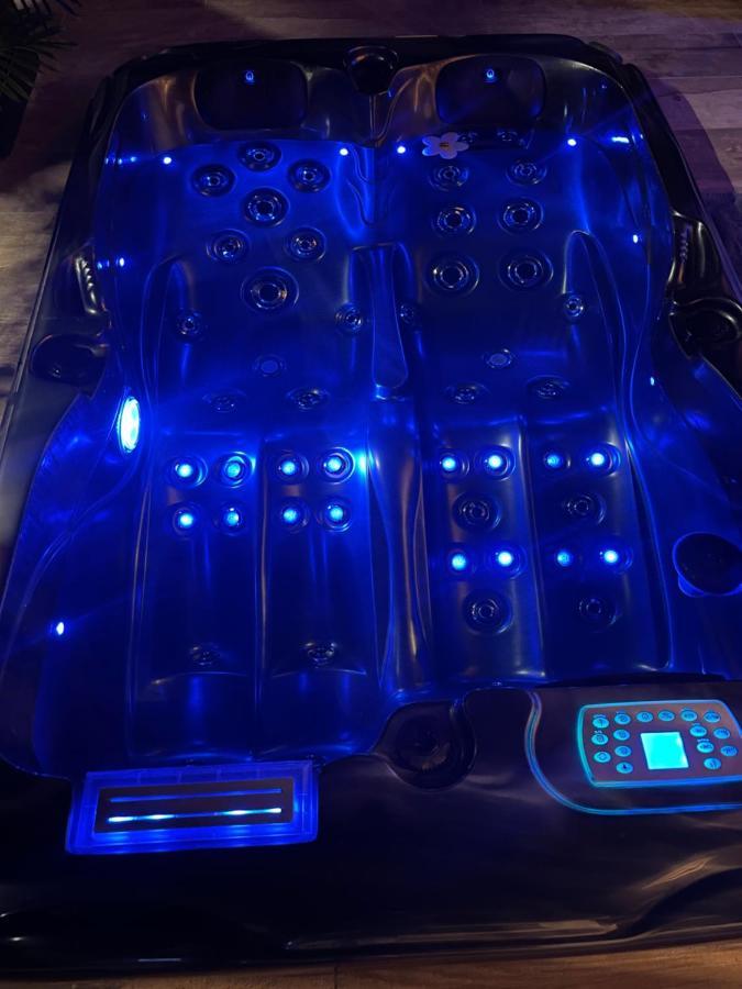 La Suite Grenoble Spa Jacuzzi Et Sauna Privatif المظهر الخارجي الصورة