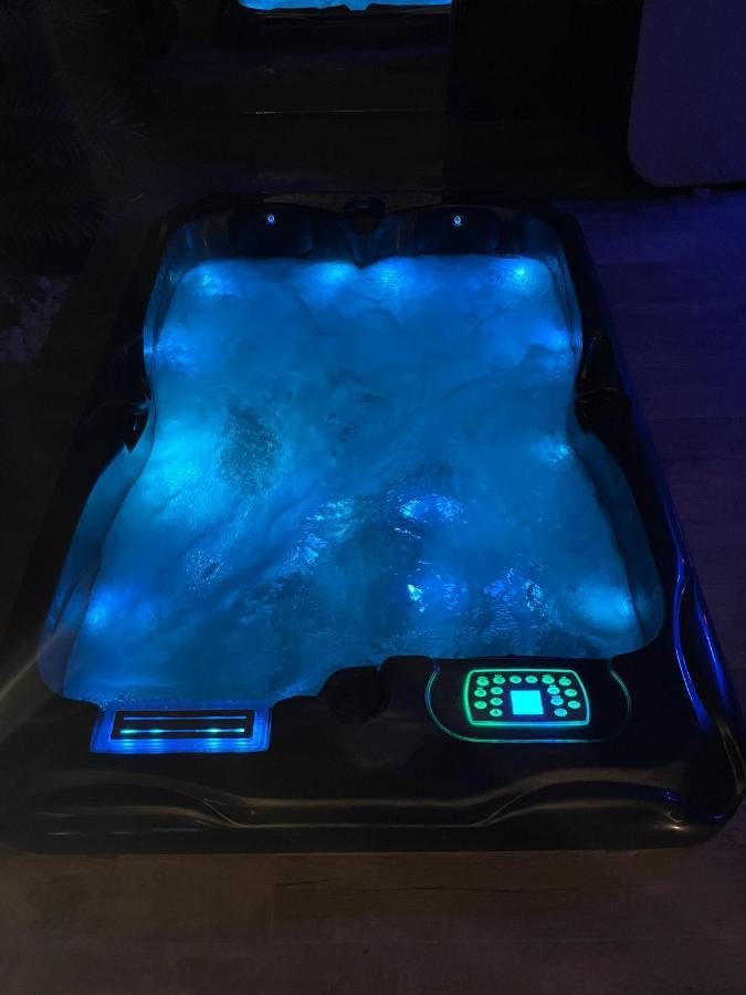 La Suite Grenoble Spa Jacuzzi Et Sauna Privatif المظهر الخارجي الصورة